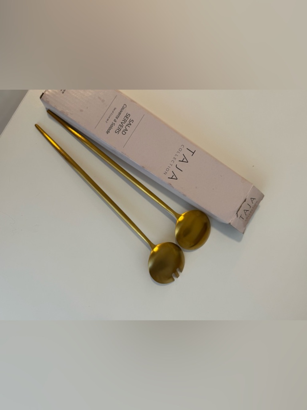 Gold Salad Servers - Elegant Metal Serving Set - Picture 3 of 3